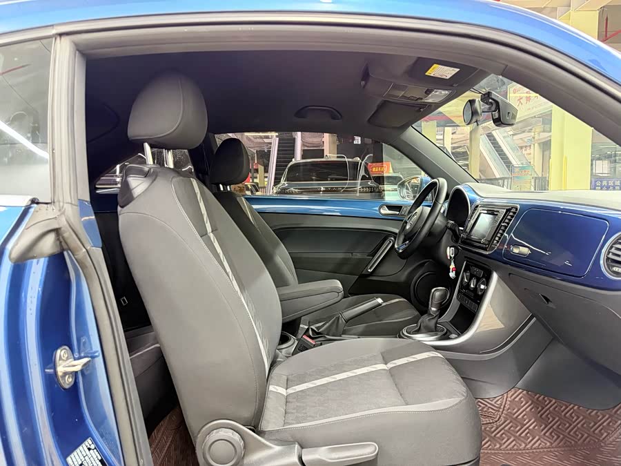 Volkswagen Beetle 2017 изображение автомобиля #17