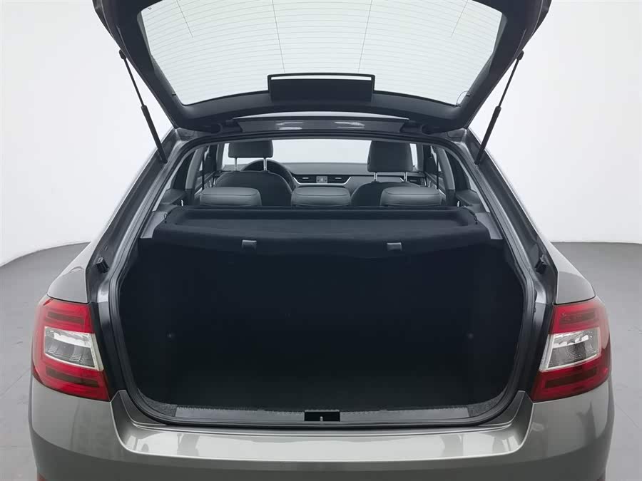 Skoda Octavia 2014 car image #17