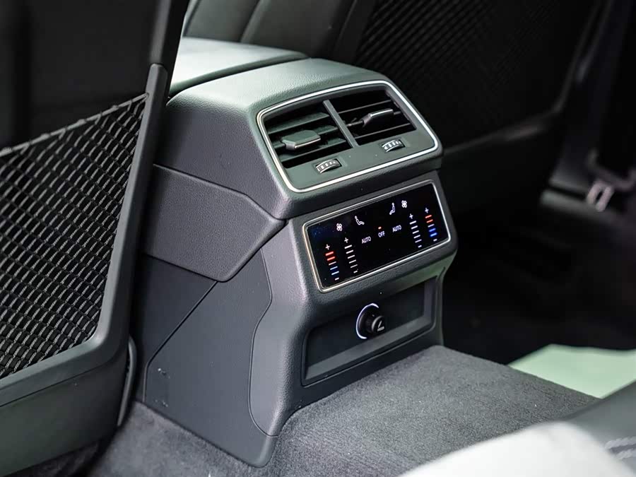 Audi A6L 2019 car image #17