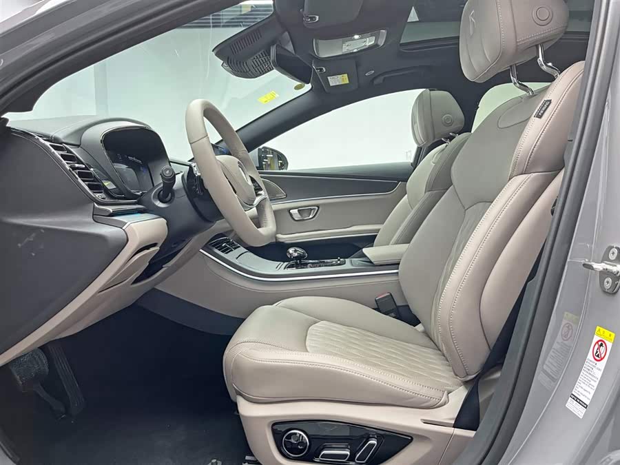 BYD Han 2025 car image #17