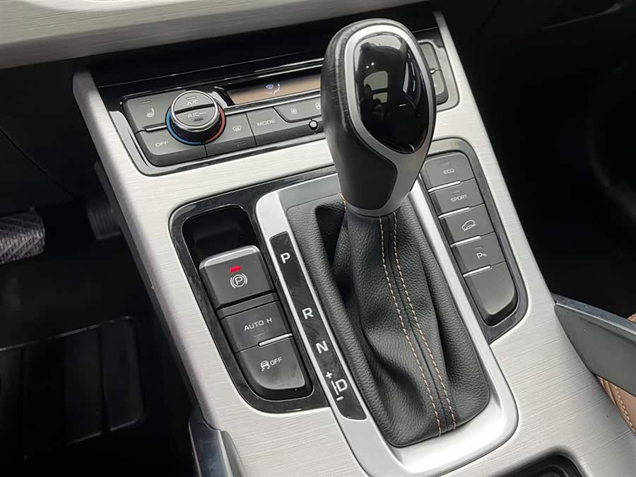 GEELY Boyue 2016 car image #17
