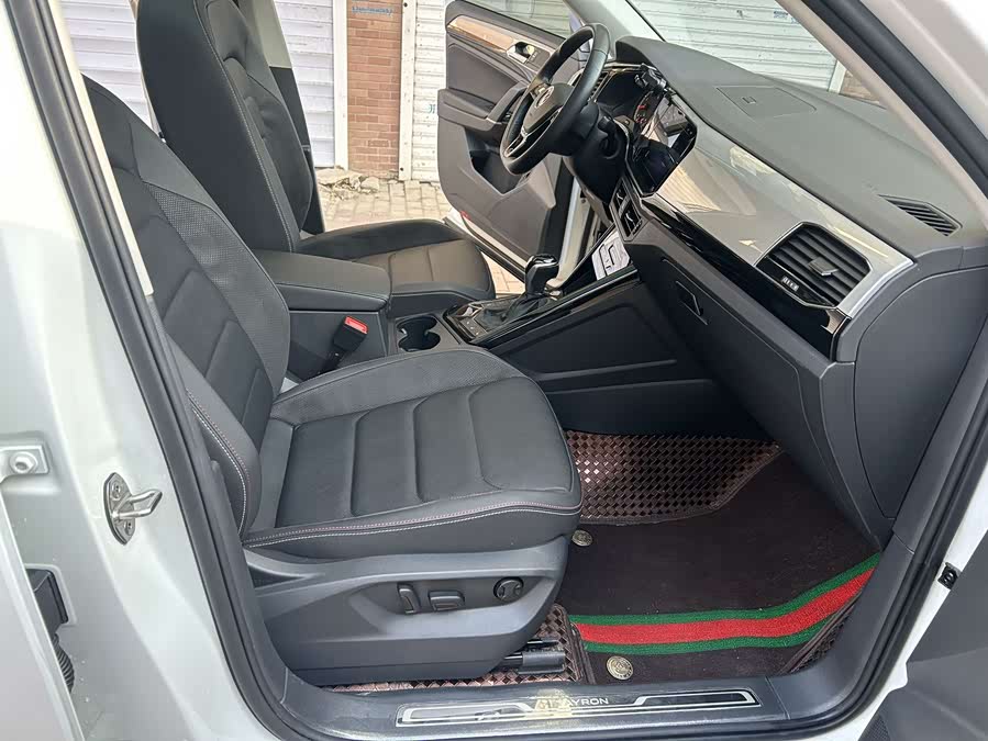 Volkswagen Tayron 2022 immagine di auto #17