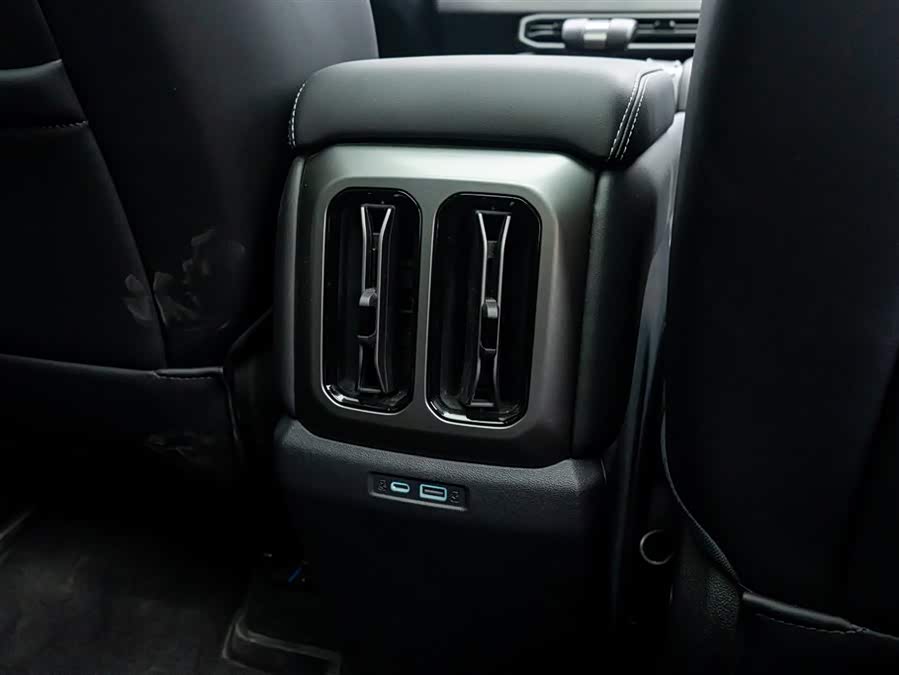 FangChengBao Tiger 3 2025 car image #17