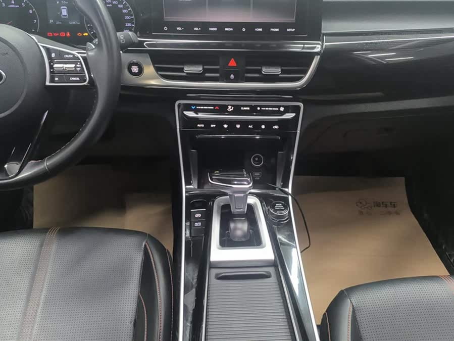 Kia Stonic 2020 car image #17
