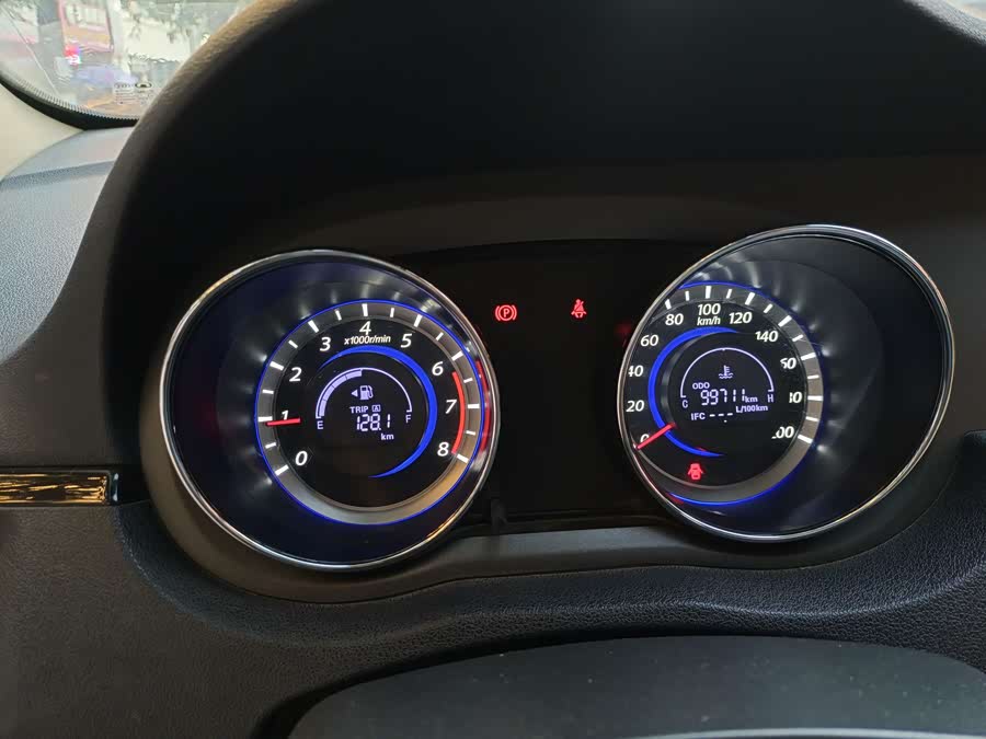 Great Wall C30 2012 car image #17