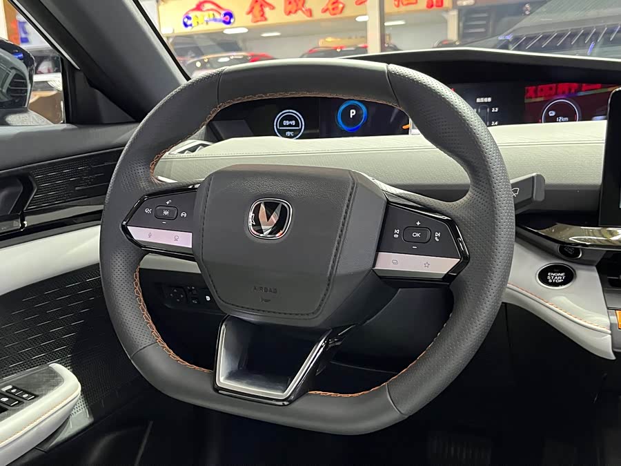 Changan UNI-V iDD 2024 car image #17