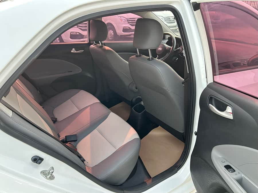 起亚 焕驰 2017 汽车图片 #17