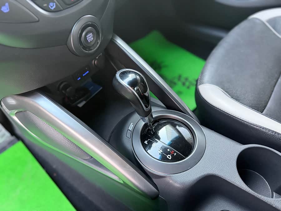 Hyundai Veloster 2015 #17 Hyundai Veloster 2015 car image #17