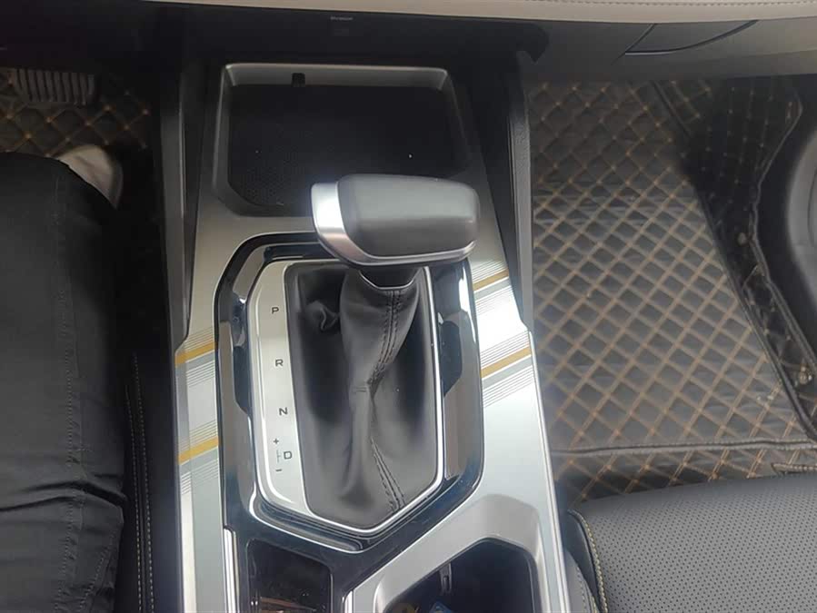 GEELY Emgrand L 2022 car image #17