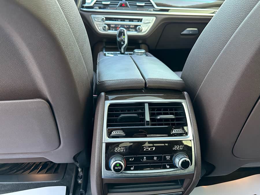 BMW 7 Series 2016 #17 BMW 7 Series 2016 car image #17