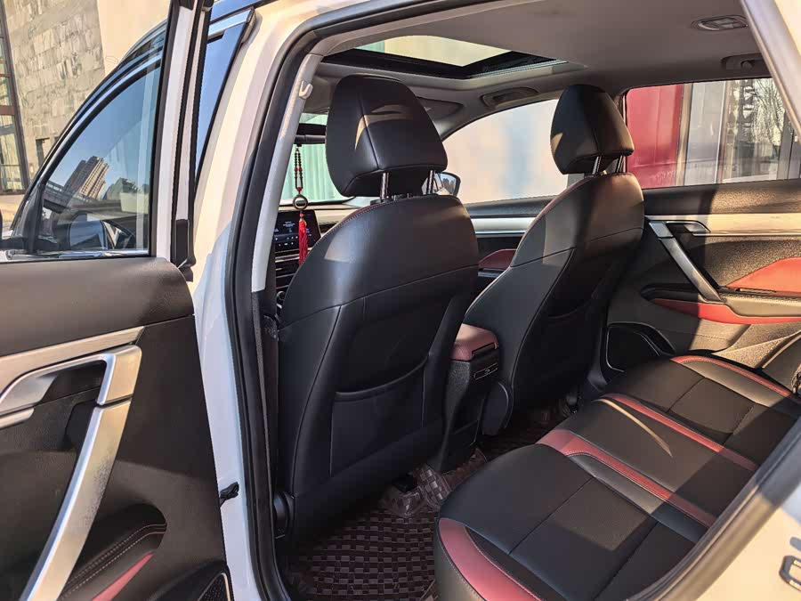 GEELY Coolray 2023 #17 GEELY Coolray 2023 car image #17