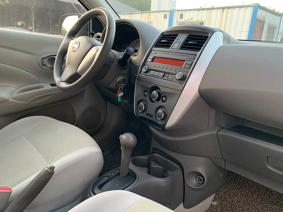 Nissan Sunny 2018 #17 Nissan Sunny 2018 car image #17