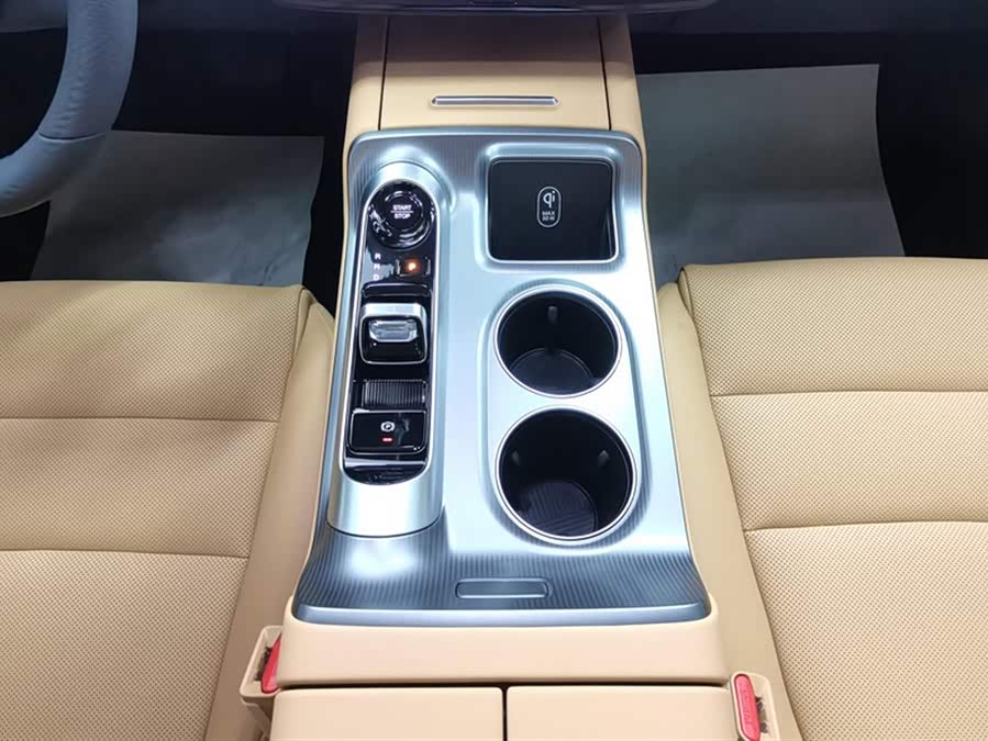 GAC Trumpchi E8 2024 car image #17