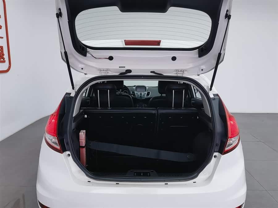 Ford Fiesta 2015 car image #17