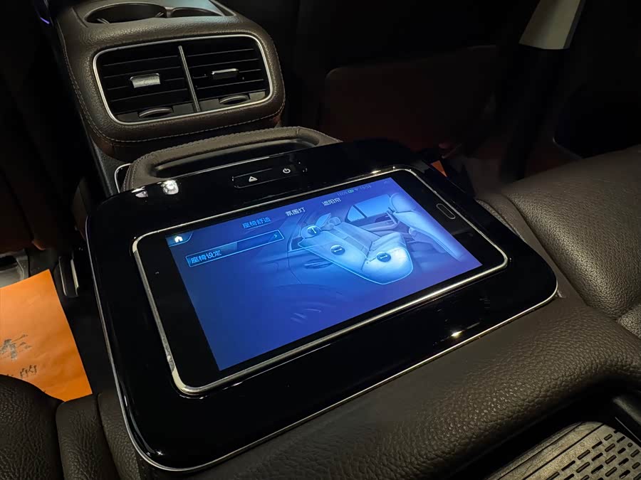 Mercedes-Benz GLE Class 2021 car image #17