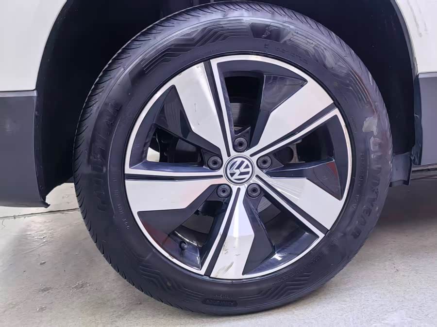 Volkswagen Tharu 2020 car image #17