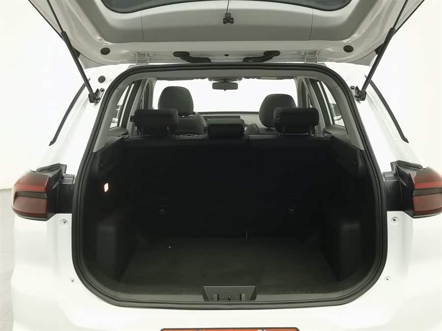 2022 car image #17