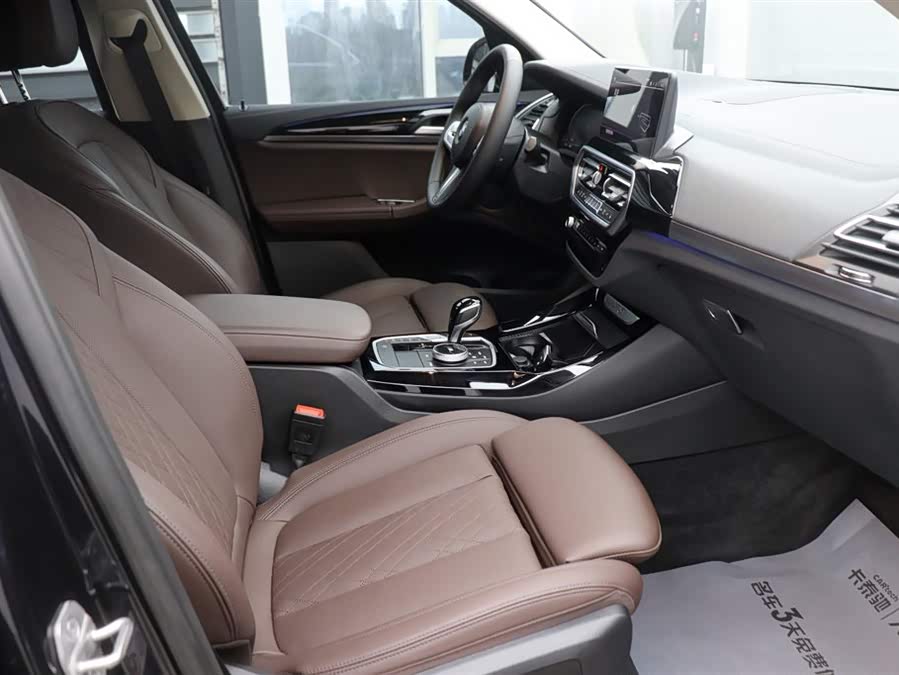 BMW X3 2022 car image #17