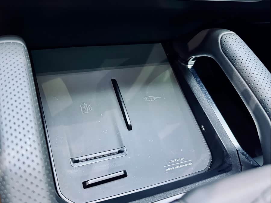 Jetour Traveller 2023 car image #17