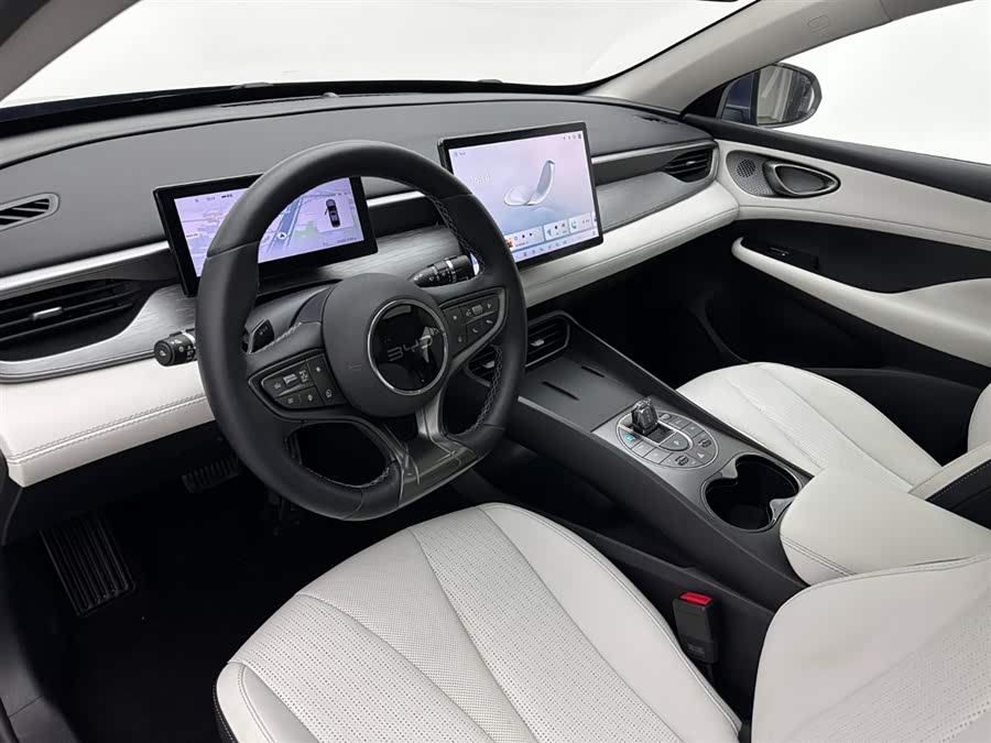 BYD Seal 05 DM-i 2025 car image #17