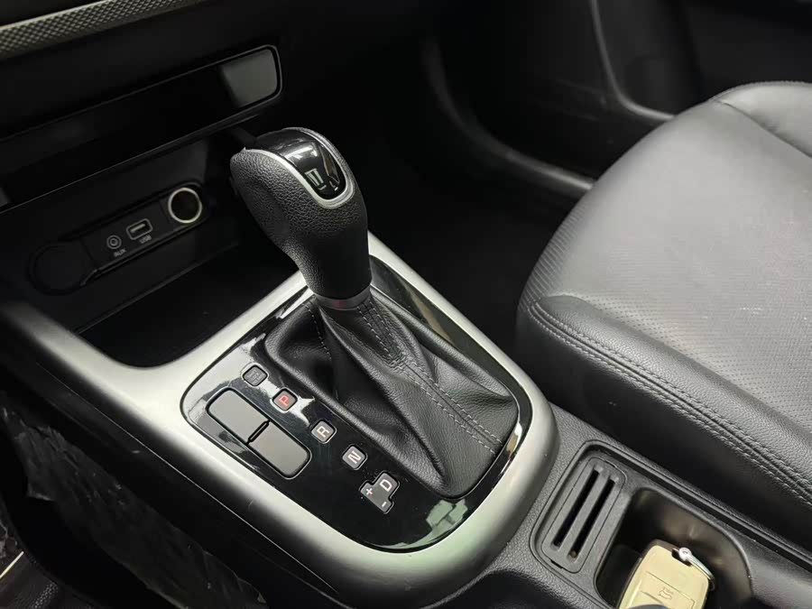 Kia Stonic 2017 #17 Kia Stonic 2017 car image #17
