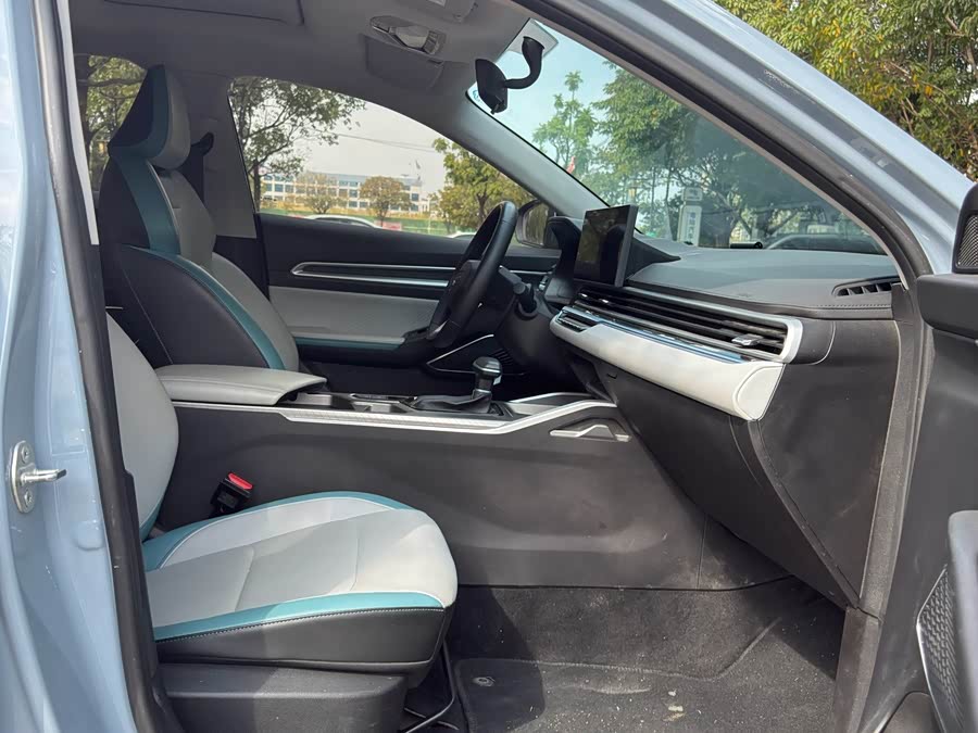 GEELY Emgrand 2023 car image #17