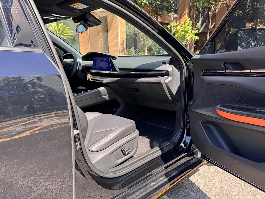 Changan UNI-V 2022 car image #17