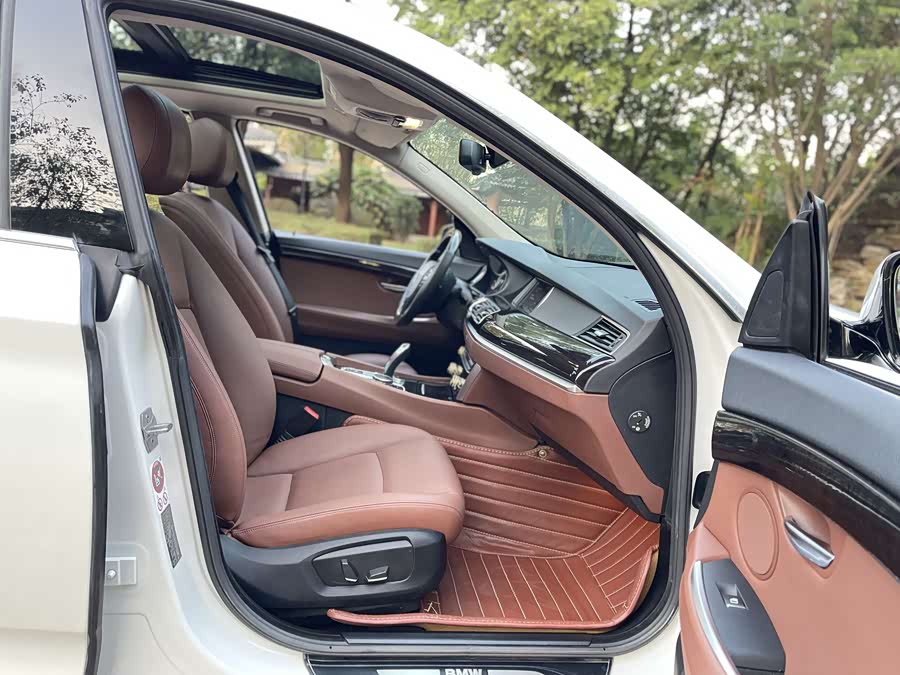 BMW 5 Series GT 2016 صورة سيارة #17