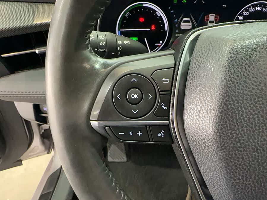 Toyota Avalon 2019 car image #17