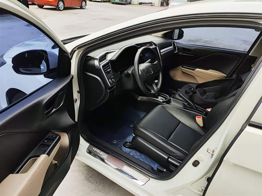 Honda Greiz 2018 car image #17