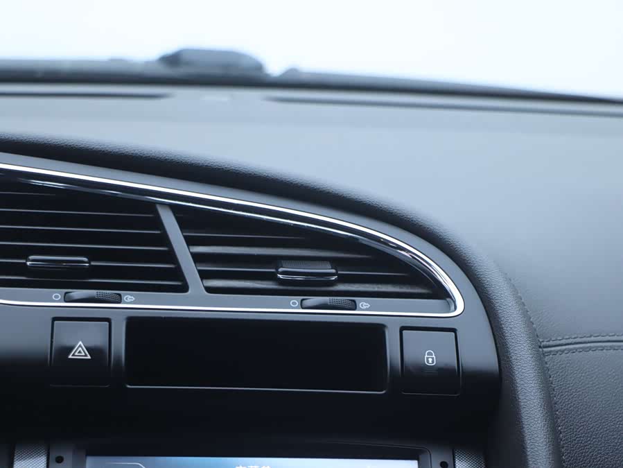 Peugeot 3008 2017 car image #17