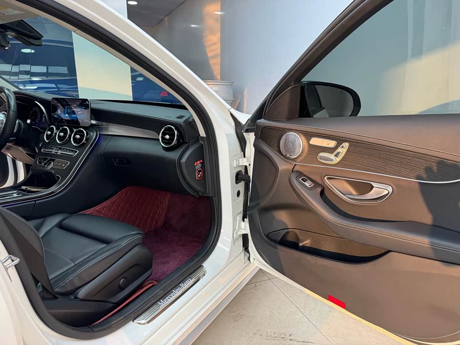 Mercedes-Benz C Class 2020 car image #17
