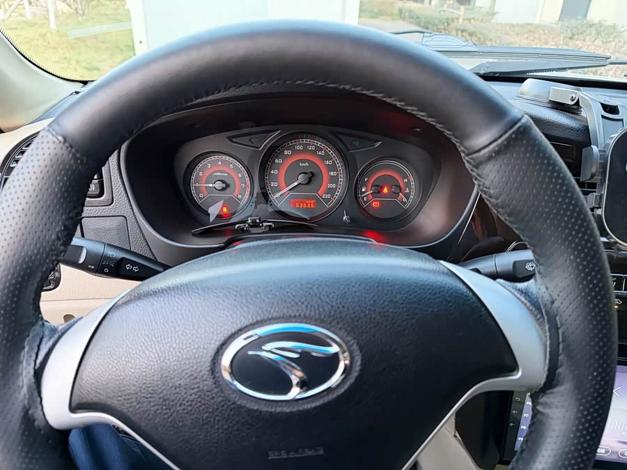 Soueast V3 Lingyue 2014 car image #17