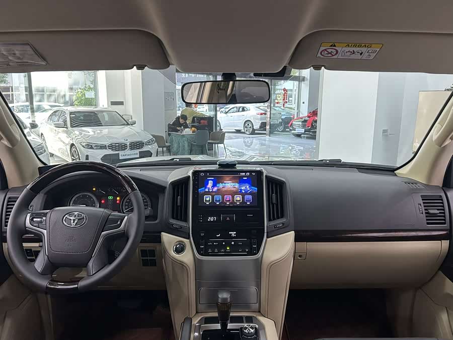 Toyota Land Cruiser 2019 #17 Toyota Land Cruiser 2019 car image #17
