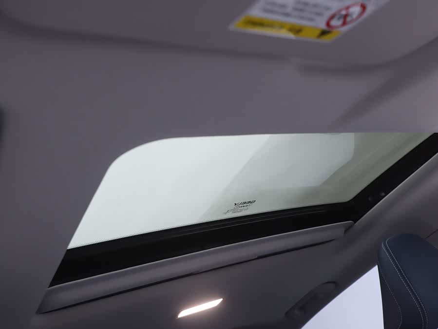 GEELY Emgrand 2022 car image #17