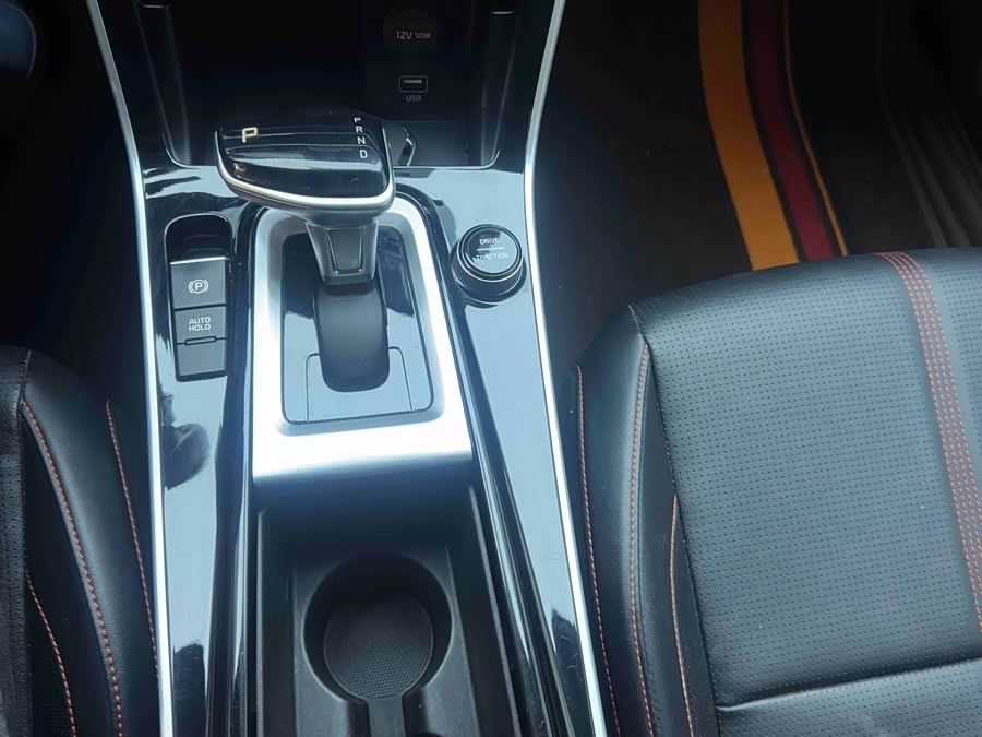 Kia Stonic 2021 image de voiture #17