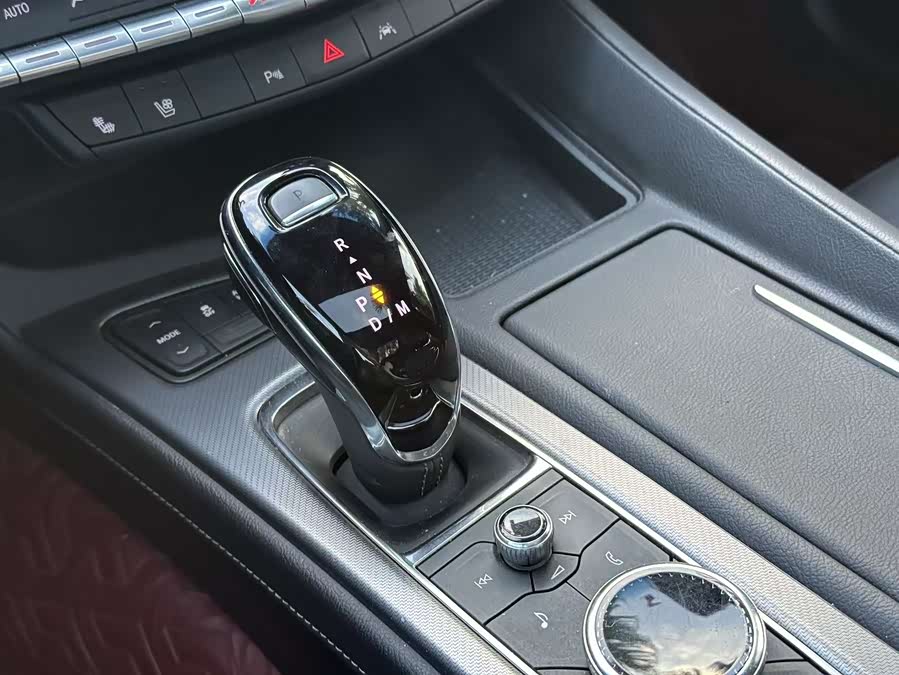 2023 car image #17
