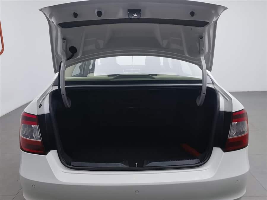 斯柯达 昕锐 2013 汽车图片 #17