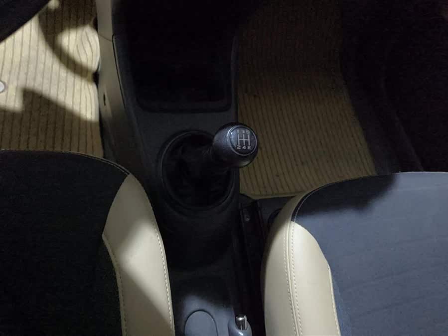Suzuki 2013 car image #17