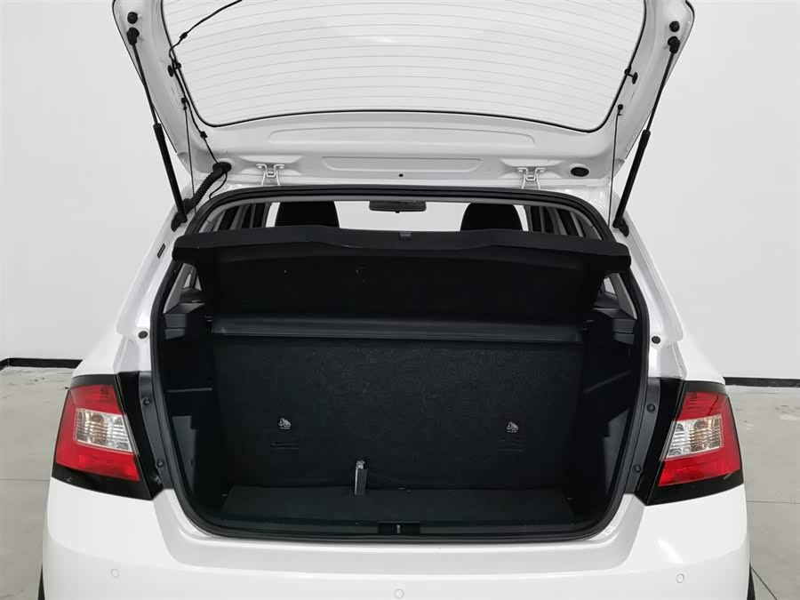 Skoda Fabia 2019 car image #17
