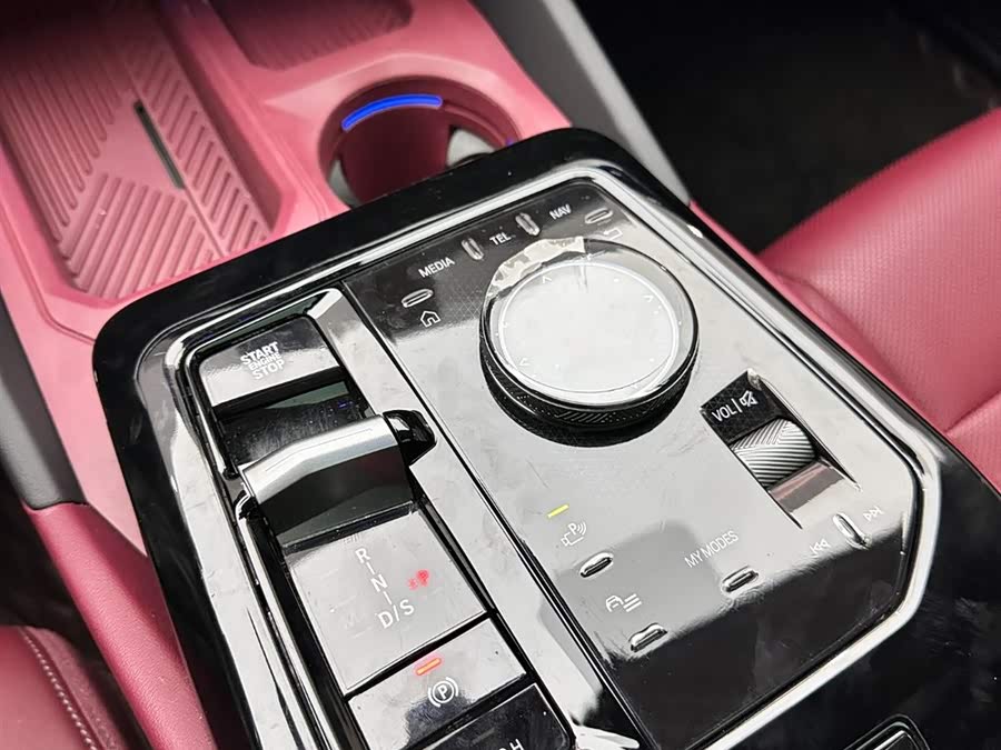 BMW 5 Series 2024 #17 BMW 5 Series 2024 car image #17