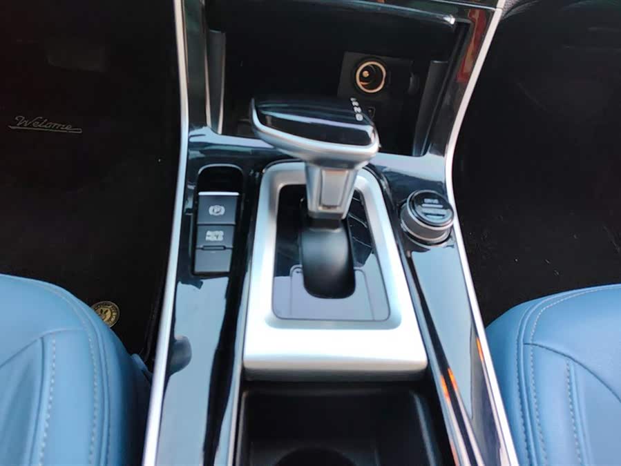 Kia Stonic 2021 car image #17