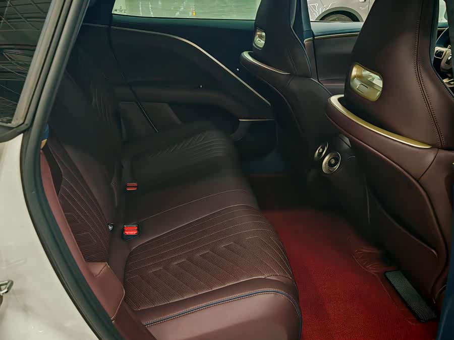 Avatr 11 2024 car image #17