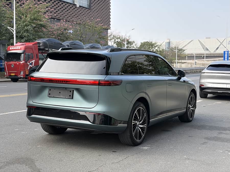 Xpeng G9 2024 car image #17