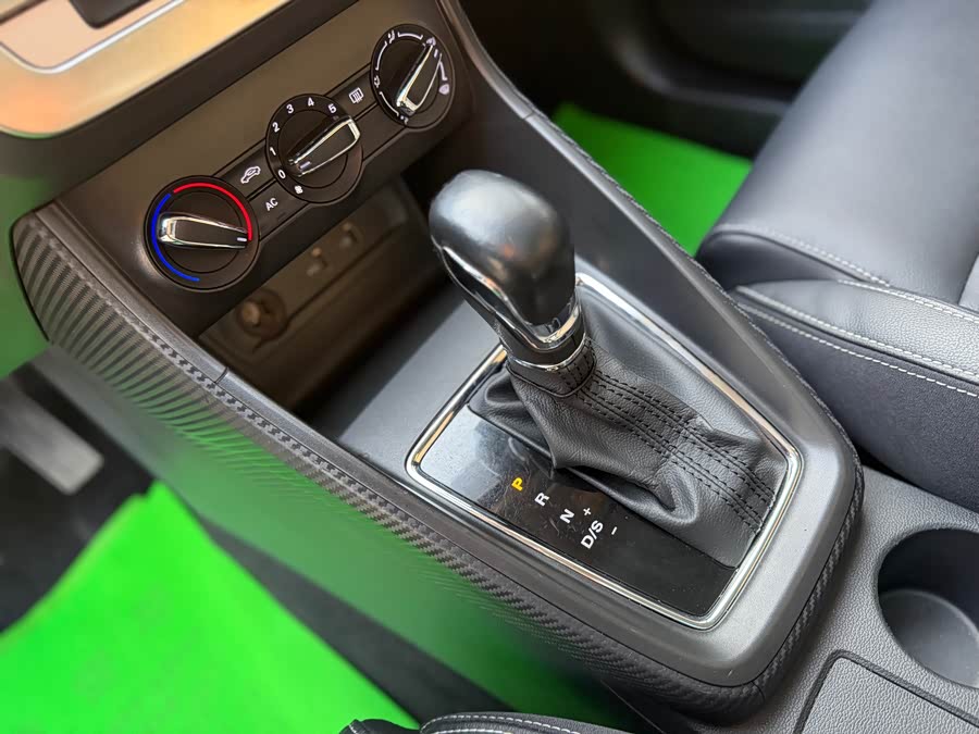 MG ZS 2019 car image #17