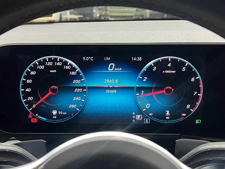 Mercedes-Benz GLB Class 2020 car image #17