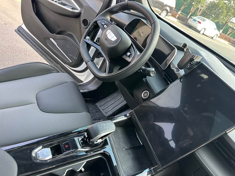 GEELY Boyue 2024 car image #17