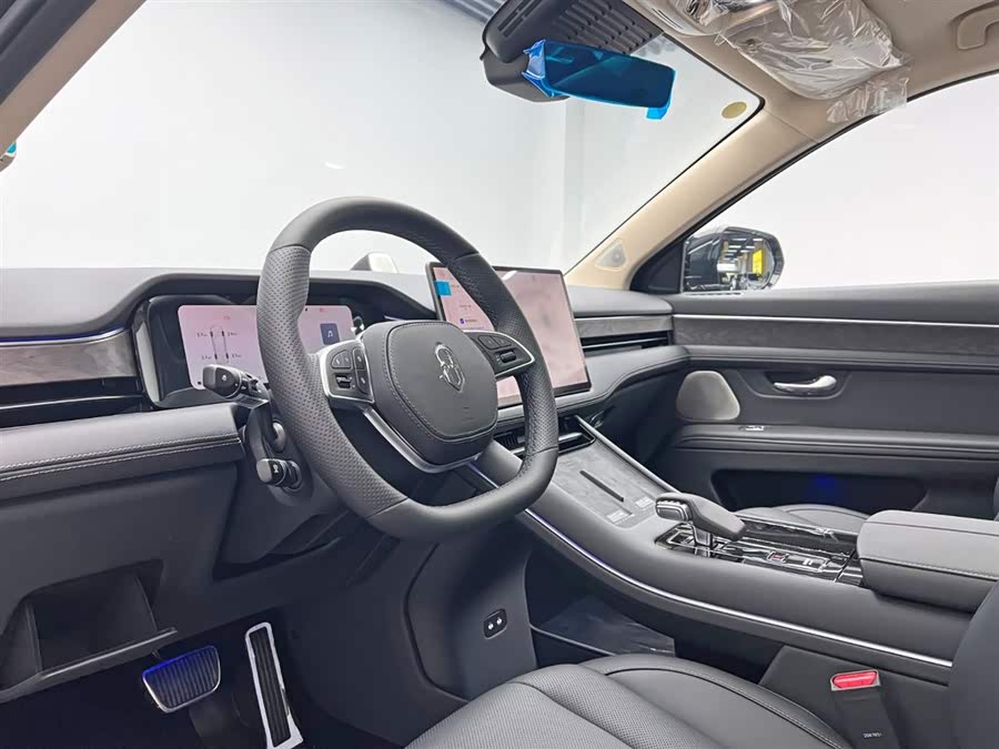 2025 car image #17