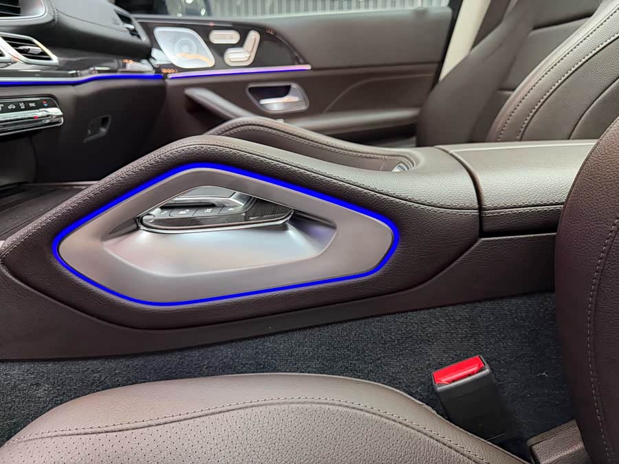 Mercedes-Benz GLE Class 2020 car image #17