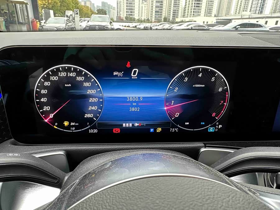 Mercedes-Benz GLB Class 2025 car image #17